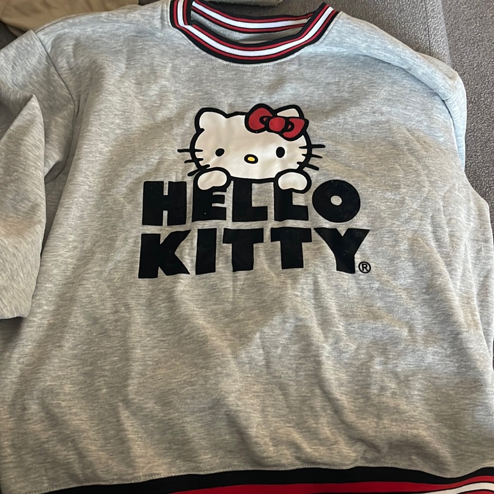 Hello kitty crew Sweater in grey
